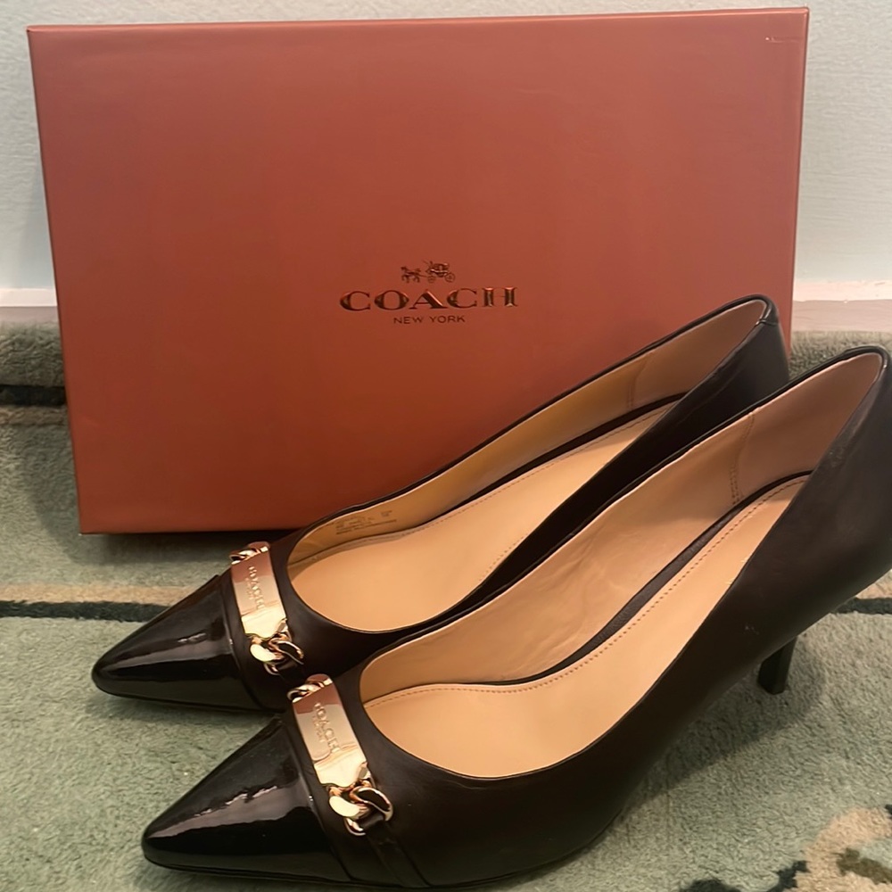 Coach, size 8, black leather, Bowery glove heals